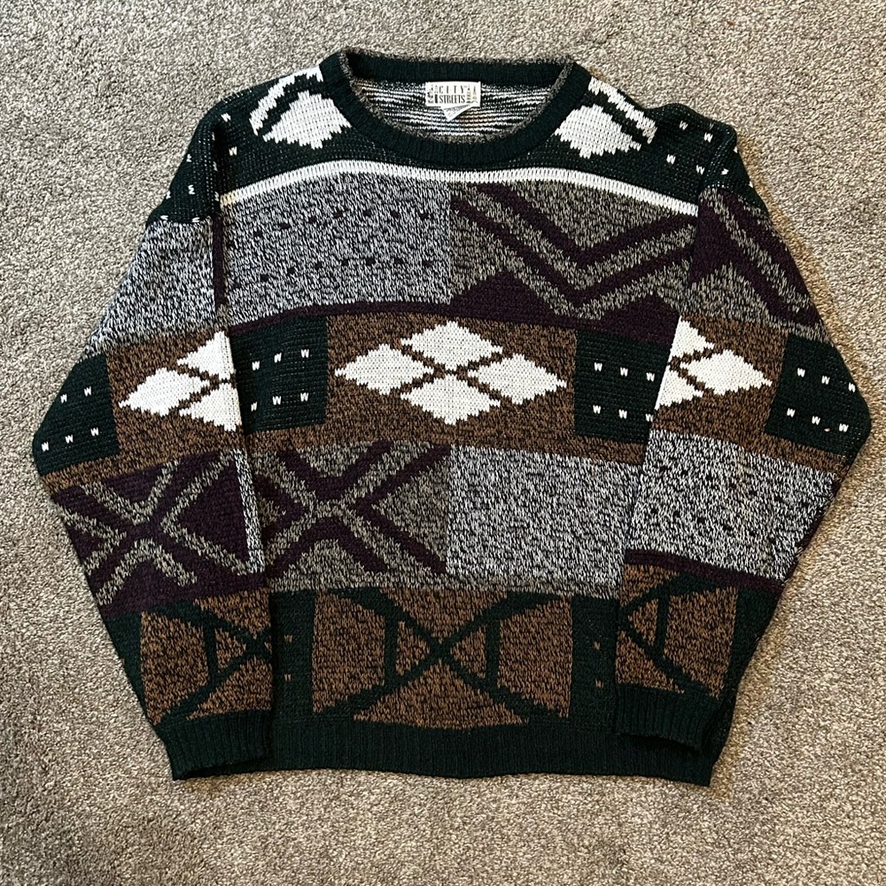 City Streets Black Crewneck Sweater with Artistic Graphic